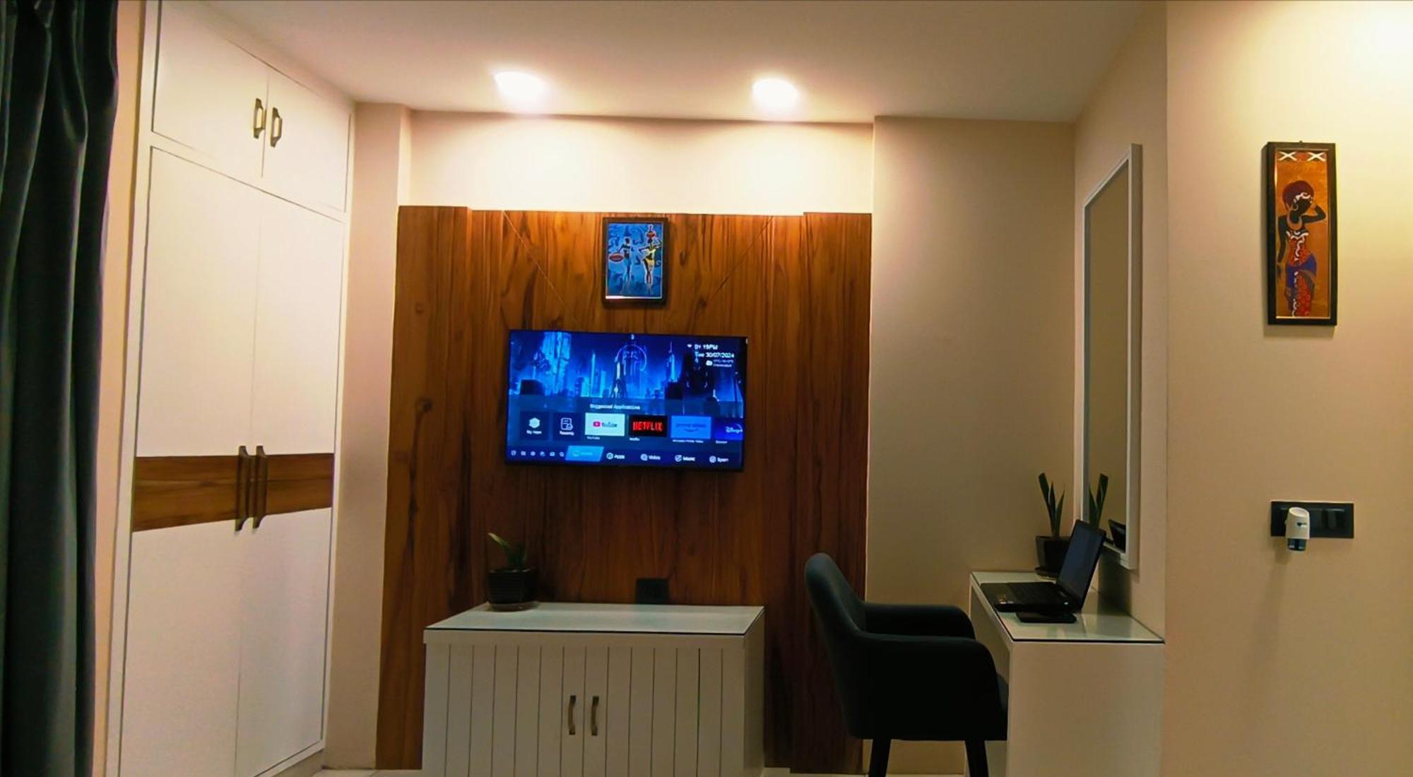 The Cerro Ricco 2 Hotel Zirakpur Bagian luar foto