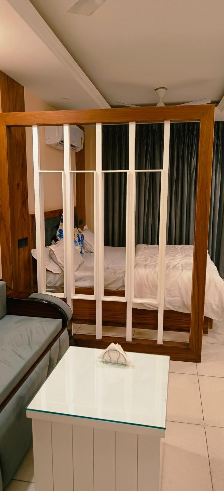 The Cerro Ricco 2 Hotel Zirakpur Bagian luar foto